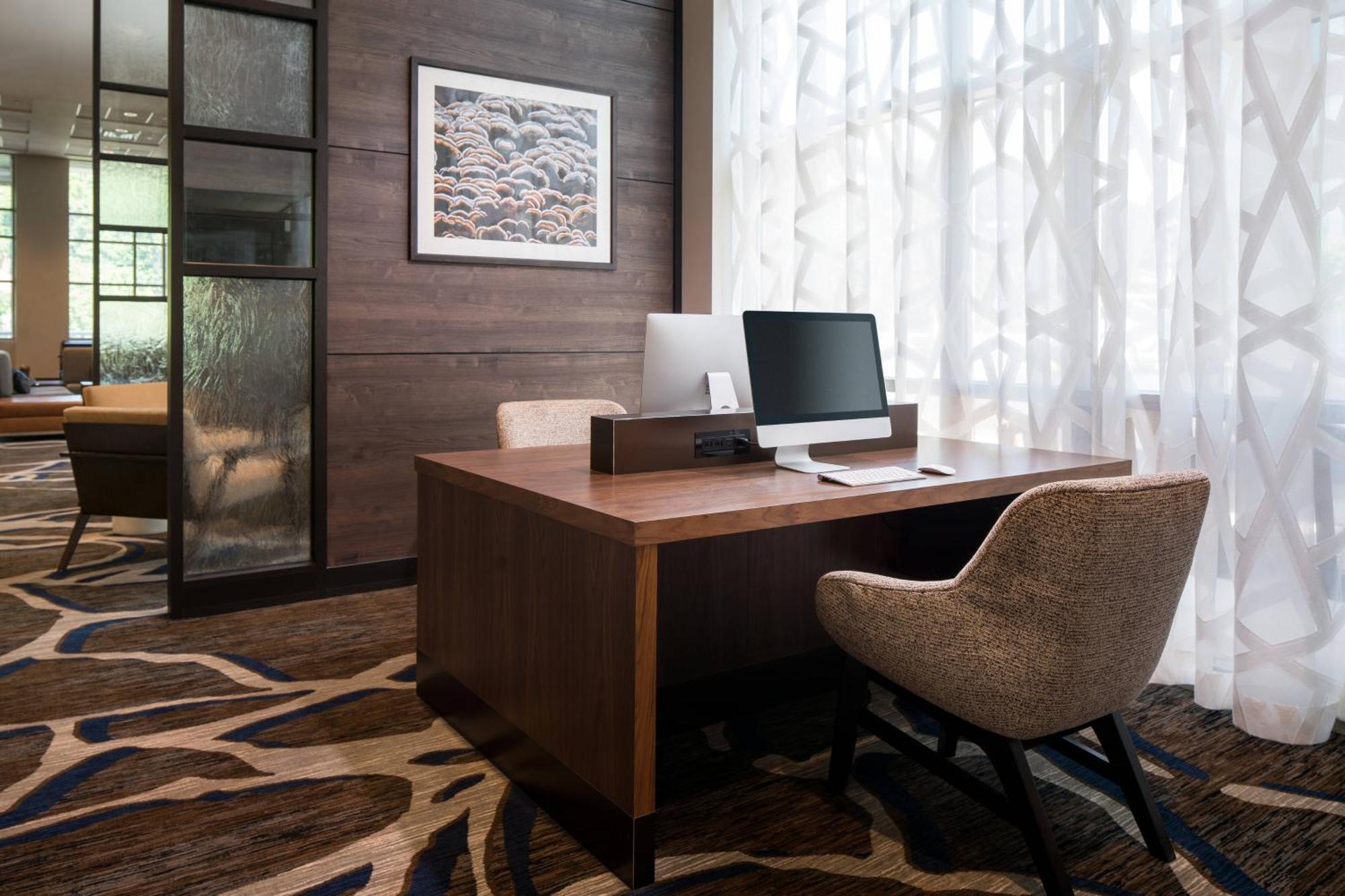 Marriott At Waterfront Place