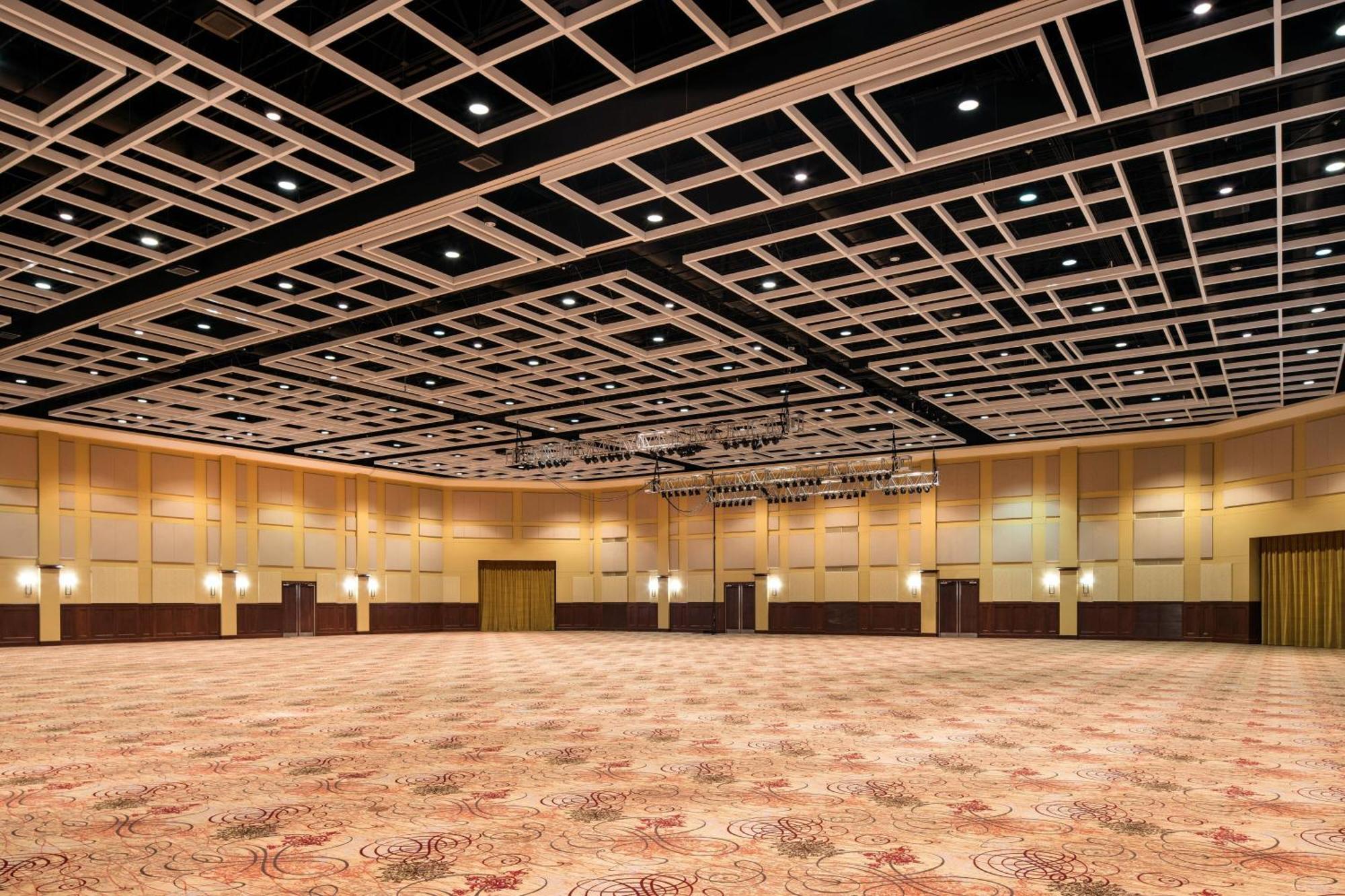 Marriott At Waterfront Place Hotel 3*