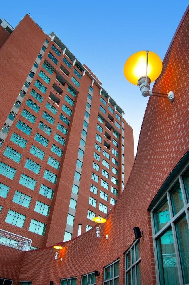 Marriott At Waterfront Place Hotel 3*
