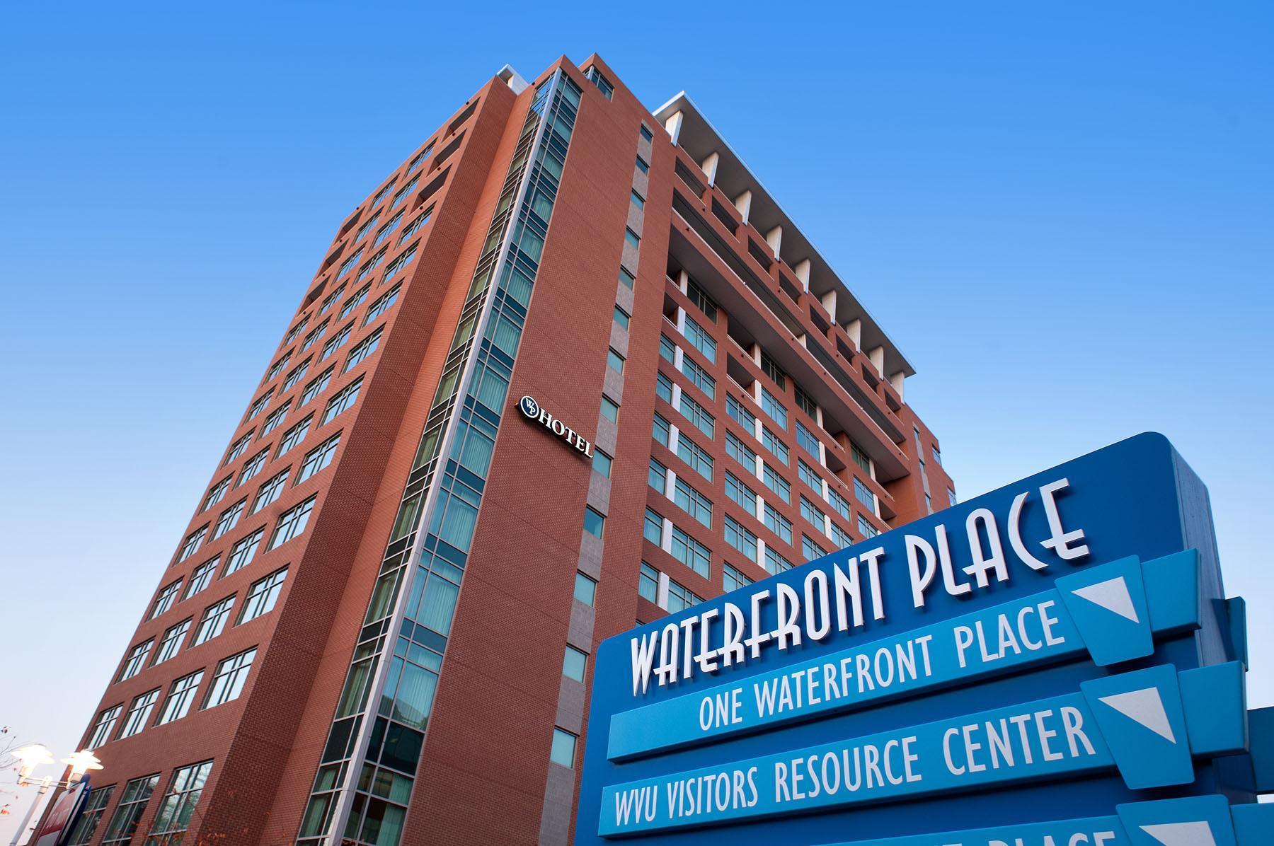 Marriott At Waterfront Place Hotel 3*